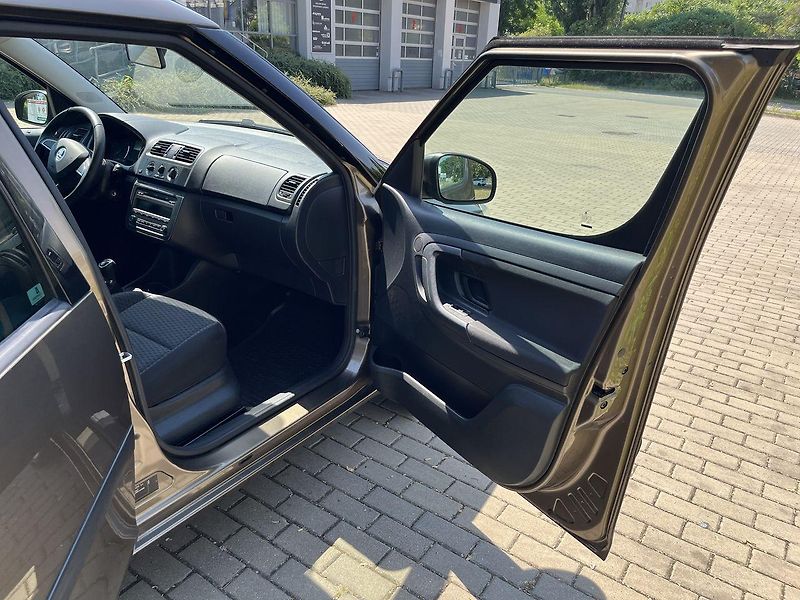 Škoda Roomster (2013) Fresh Ambition - fotka 26 z 91