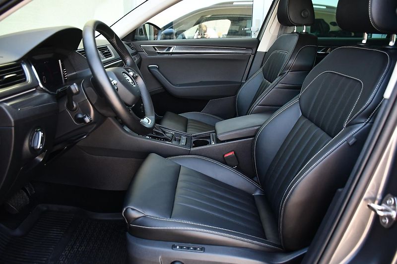Škoda Superb 2.0TDi 147kW STYLE  NTOP TAŽNÉ - fotka 14 z 45