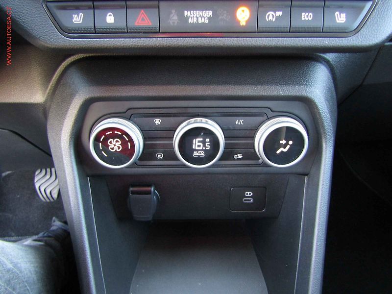 Dacia Sandero (2025) 1.0TCe, 1.maj,ČR, STK3/29 - fotka 12 z 22