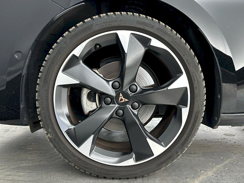Cupra Leon (2024) ST 1.5 TSI 110kW DSG - fotka 31 z 31