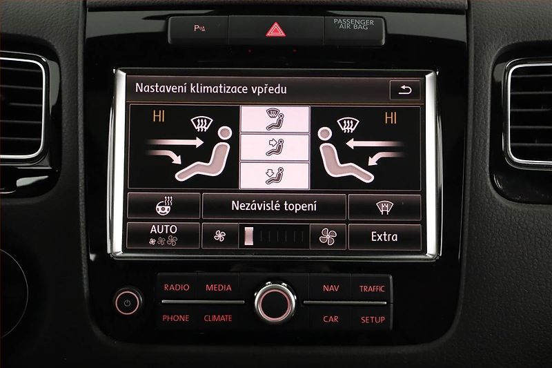 Volkswagen Touareg (2012) 3.0 TDI, 4X4, Automat - fotka 14 z 21