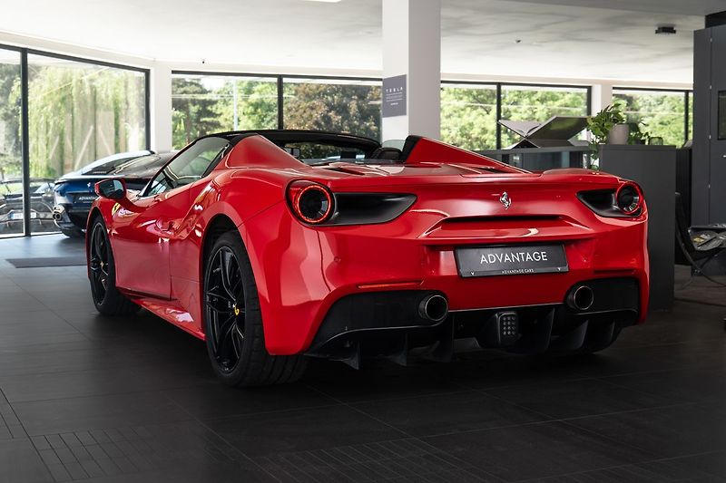 Ferrari 488 - fotka 4 z 19