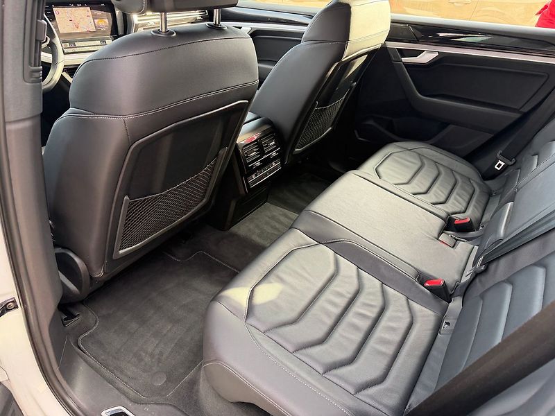 Volkswagen Touareg R-line  210kW Tažné - fotka 16 z 22