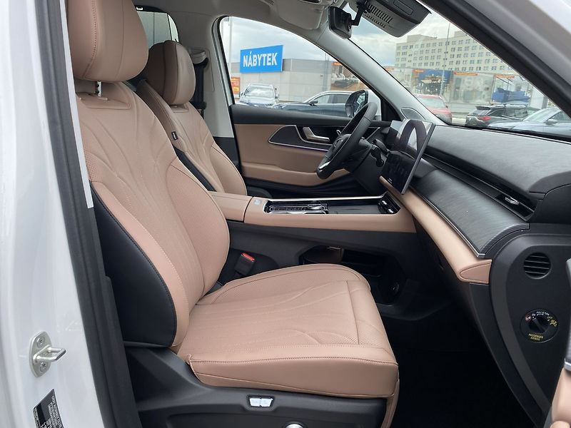 Chery Ostatní UNIQUE 1.5 TGDI PHEV - fotka 23 z 34