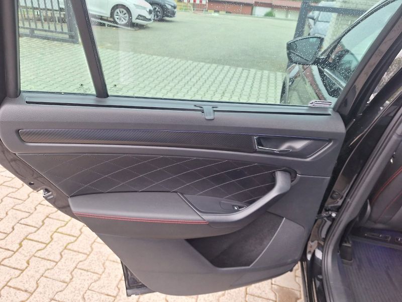 Škoda Kodiaq (2023) 2.0TSI / 180 kW / 7DSG / 4x4 / - fotka 32 z 35