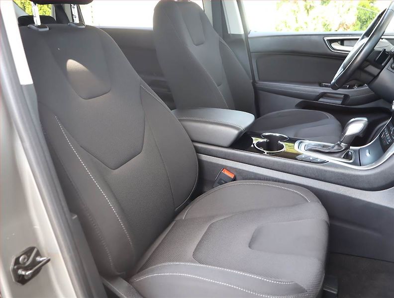 Ford S-MAX (2017) 2.0 TDCi, 4X4, Automat, Navi - fotka 9 z 19