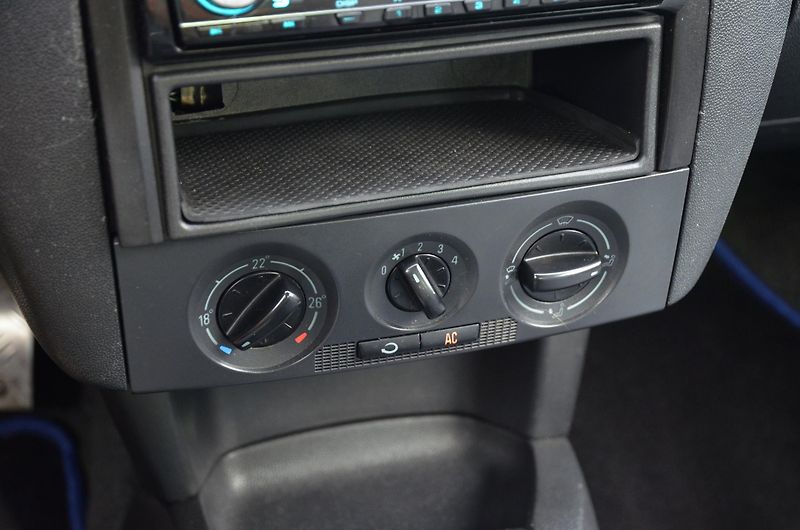 Škoda Fabia (2005) 1.9 TDi 74kW EDITION 100 - fotka 25 z 32