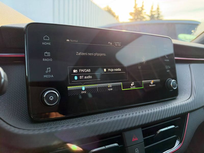 Škoda Kamiq Monte Carlo 1,0 TSI 85 kW 6° M - fotka 18 z 32