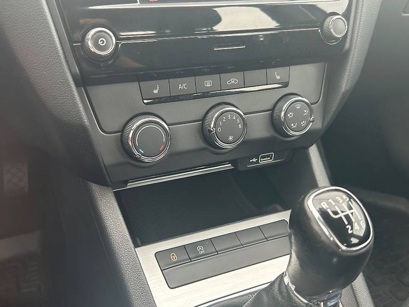 Škoda Octavia Trumf  1,4TSI - fotka 16 z 23