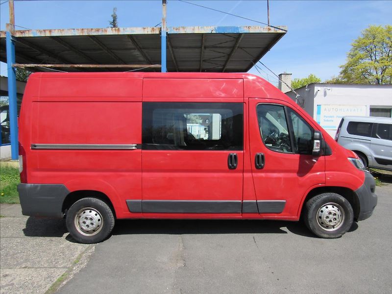 Citroën Jumper 2,2 HDI 110kW 6 míst - fotka 8 z 28