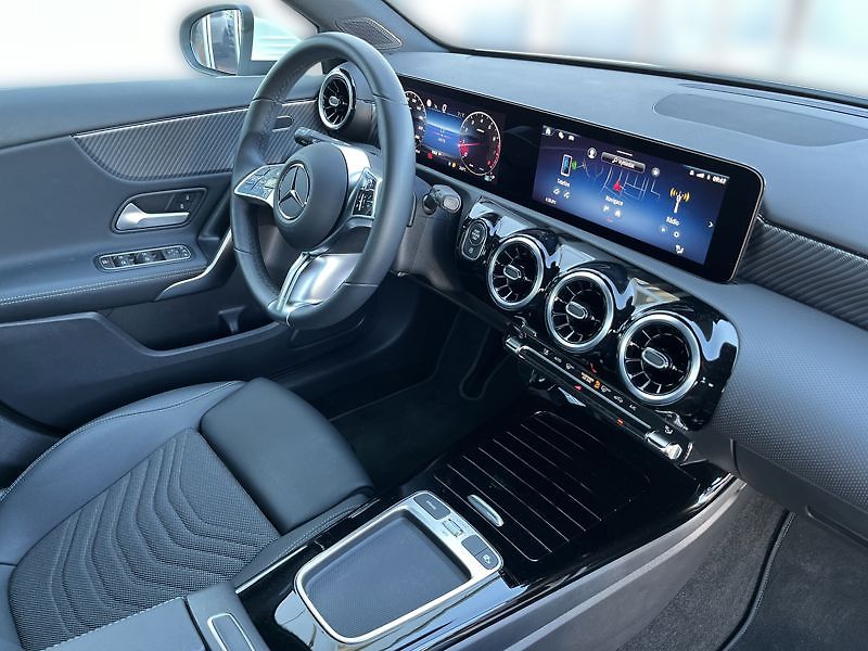 Mercedes-Benz Třídy A A-Třída 180 Progressive Line - fotka 19 z 21