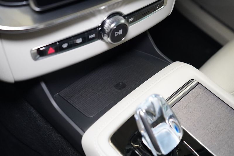 Volvo XC90 B5 PLUS Bright Vzduch, 360° - fotka 38 z 50