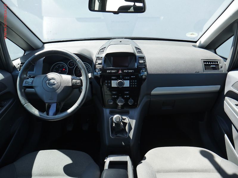 Opel Zafira (2012) 1.7CDTi, AC, temp, tažné - fotka 8 z 20