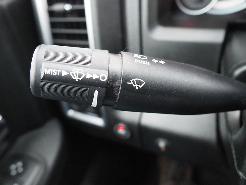 Dodge RAM 1500 (2021) Warlock 4x4 LPG - fotka 25 z 35