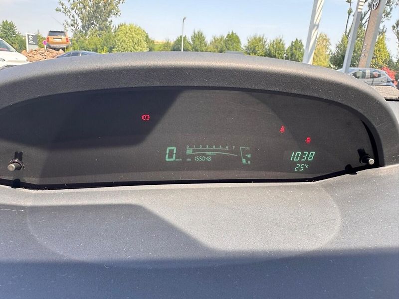 Toyota Yaris 1.3 - fotka 11 z 13