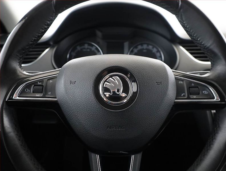 Škoda Octavia (2018) Ambition 1.4 TSI, Serv.kniha - fotka 8 z 17