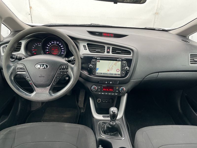 Kia Ceed (2014) SW 1.4CRDi Climatronic! Navi! - fotka 13 z 21