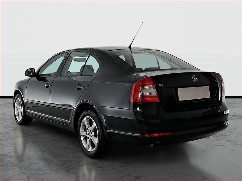 Škoda Octavia (2010) Ambiente 1.6 TDI, Serv.kniha - fotka 4 z 15