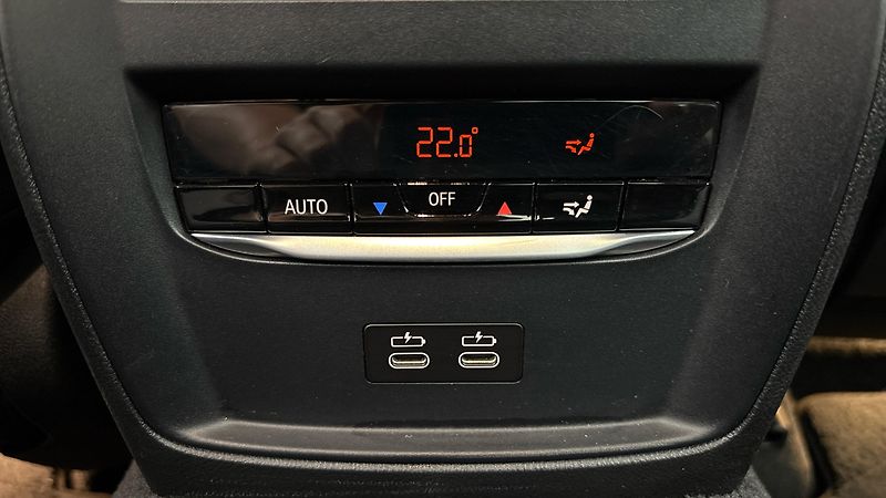 BMW Řada 3 330i AUT xDrive M Sport - fotka 22 z 27