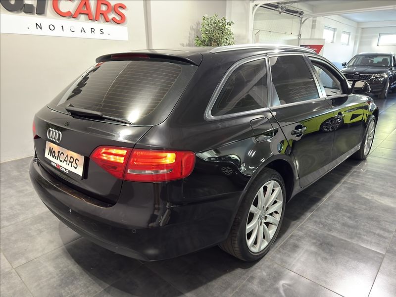 Audi A4 1,8   TFSI B8 BI-XENON ALU R18 - fotka 5 z 33