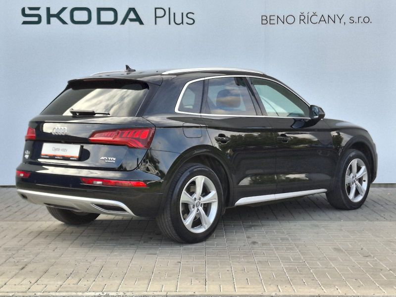 Audi Q5 (2020) S-Line DSG Quattro 2.0TDi 140k - fotka 2 z 35