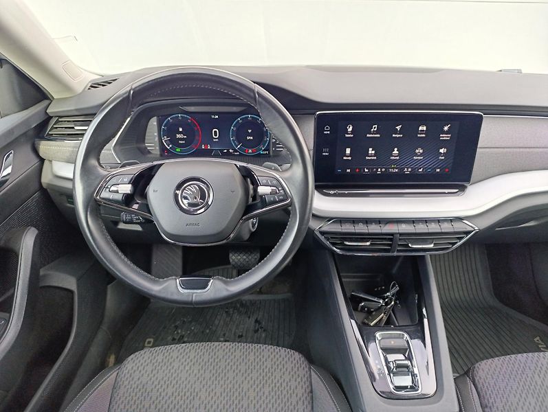 Škoda Octavia 2.0TDi 110kW DSG STYLE ČR - fotka 17 z 27