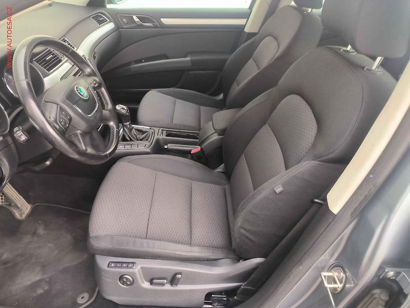 Škoda Superb (2010) 2.0TDI 4x4, ČR, Xenon, autoAC - fotka 9 z 20