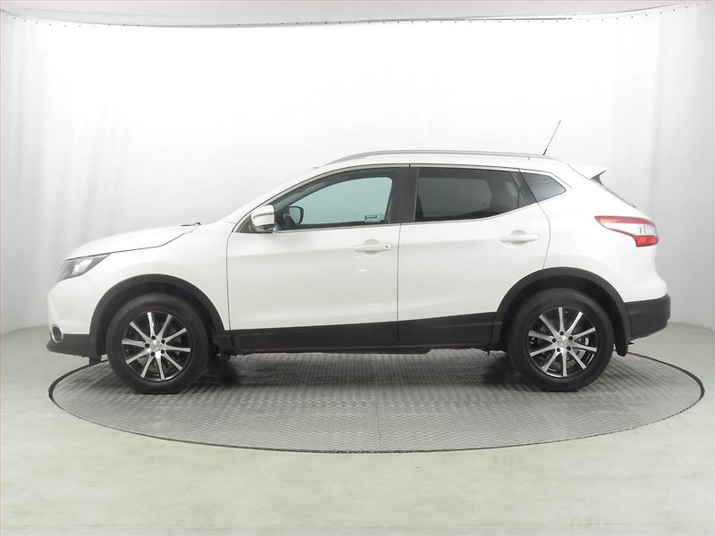 Nissan Qashqai (2016) 1.2 DIG-T, Serv.kniha, Navi - fotka 3 z 19