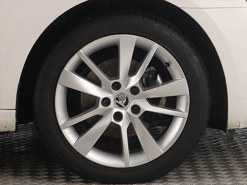 Škoda Octavia (2019) 2.0 TDI, Navi, Tempomat - fotka 15 z 16