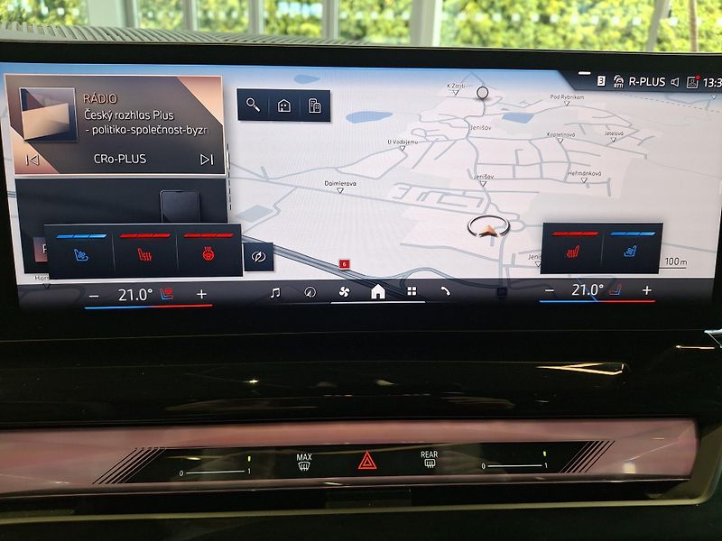 BMW Řada 5 550e xDrive Touring M-Sport  - fotka 21 z 30