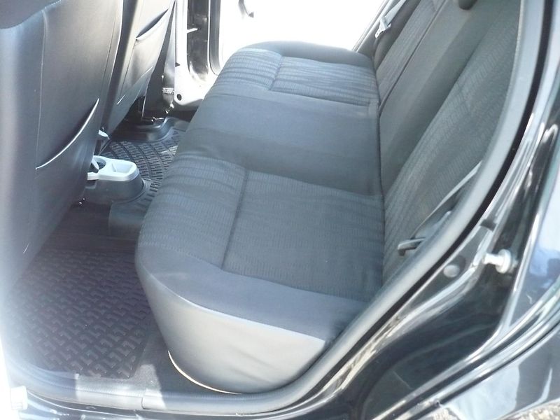 Dacia Duster 1.6i 77Kw Klimatizace - fotka 14 z 26