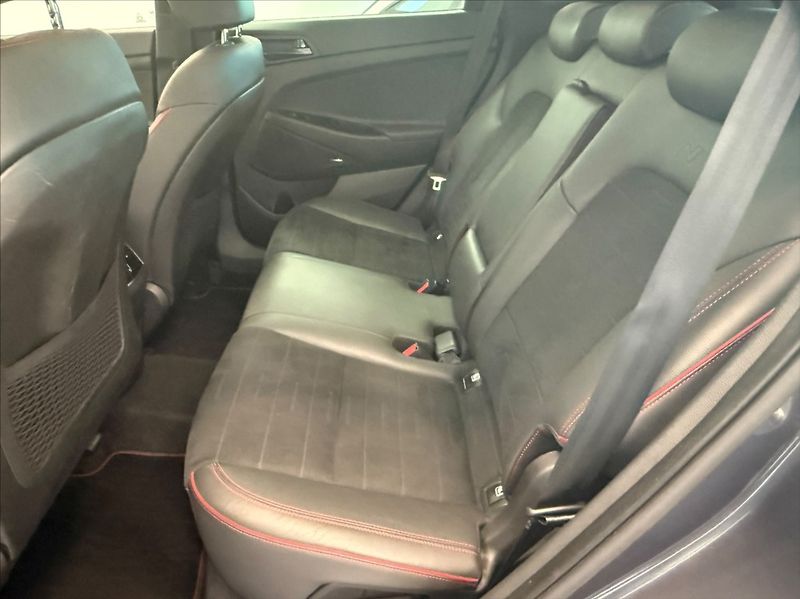 Hyundai Tucson 2,0 CRDI NLINE STYLE PREMIUM - fotka 19 z 23