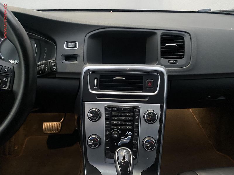 Volvo V60 (2016) 2.0 D4, Ocean Race, AT - fotka 12 z 18