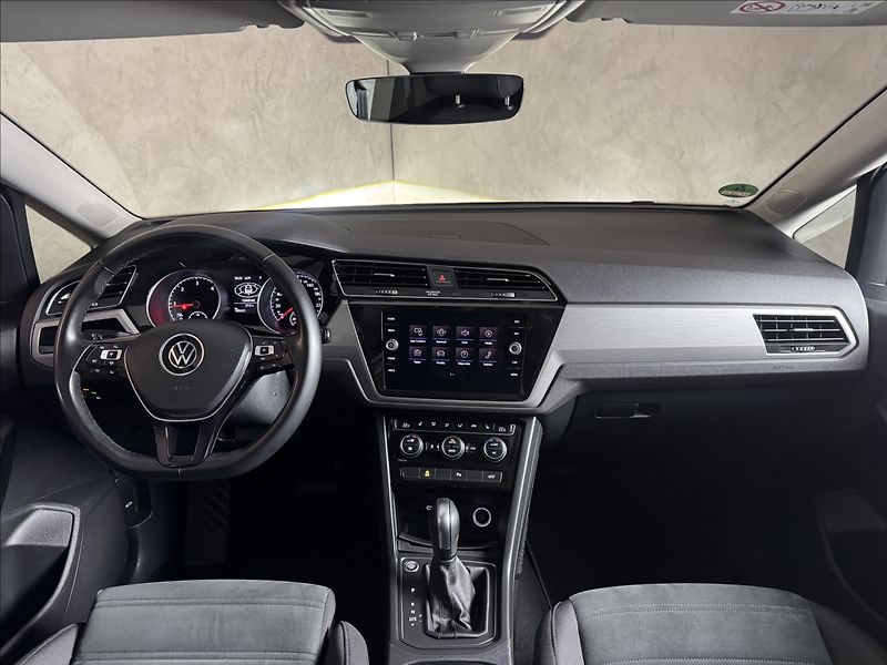 Volkswagen Touran 2,0 TDi  DSG Comfortline Tažné - fotka 14 z 43
