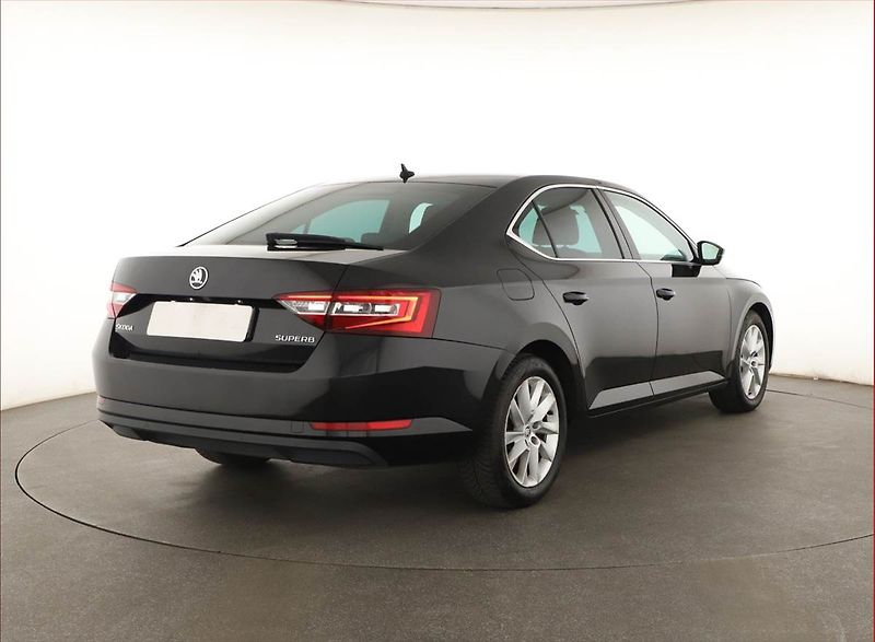Škoda Superb (2018) 1.6 TDI, Automat, Kůže, Navi - fotka 5 z 20