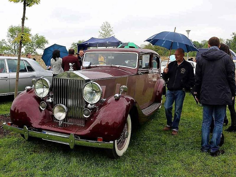 Sraz luxusních vozů Rolls-Royce a Bentley.