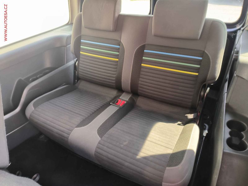 Volkswagen Caddy (2014) 1.6TDi MAXi 7míst, Soccer, TZ - fotka 11 z 19