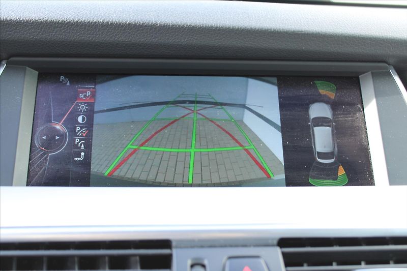 BMW Řada 5 530d GT xDrive LUXURY NAVI - fotka 20 z 27