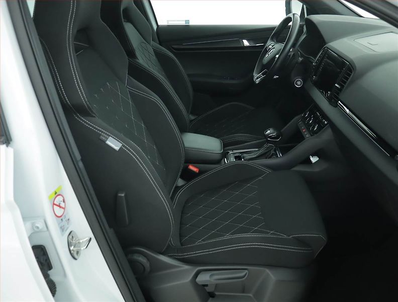 Škoda Karoq (2023) Sportline 1.5 TSI - fotka 9 z 16