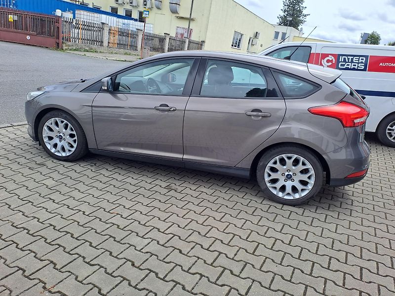 Ford Focus (2015) 1,0 EB 92kW TREND NOVÉ ROZVODY - fotka 8 z 25
