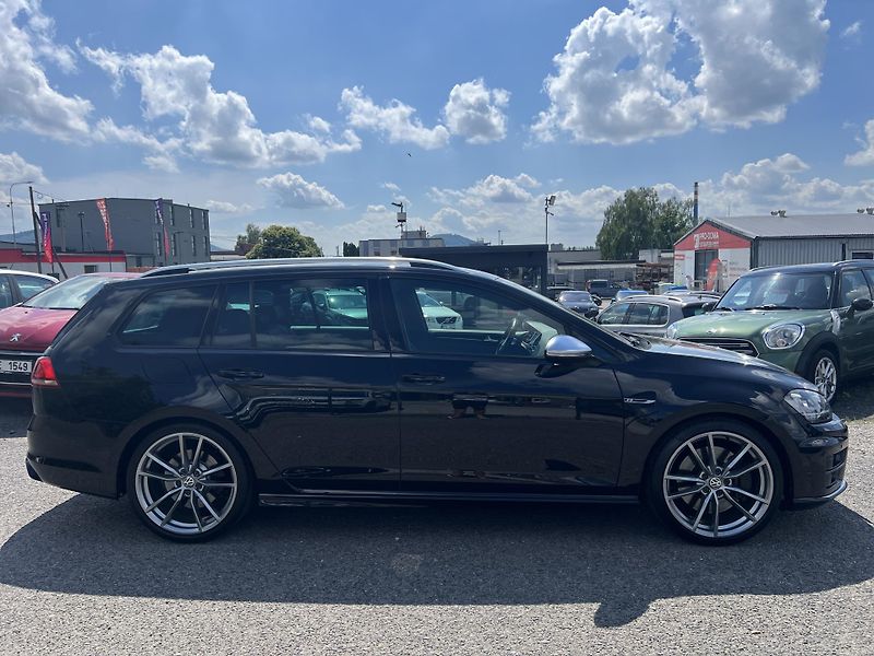 Volkswagen Golf R Variant 2.0TSi 221kw 4x4 DSG - fotka 8 z 41