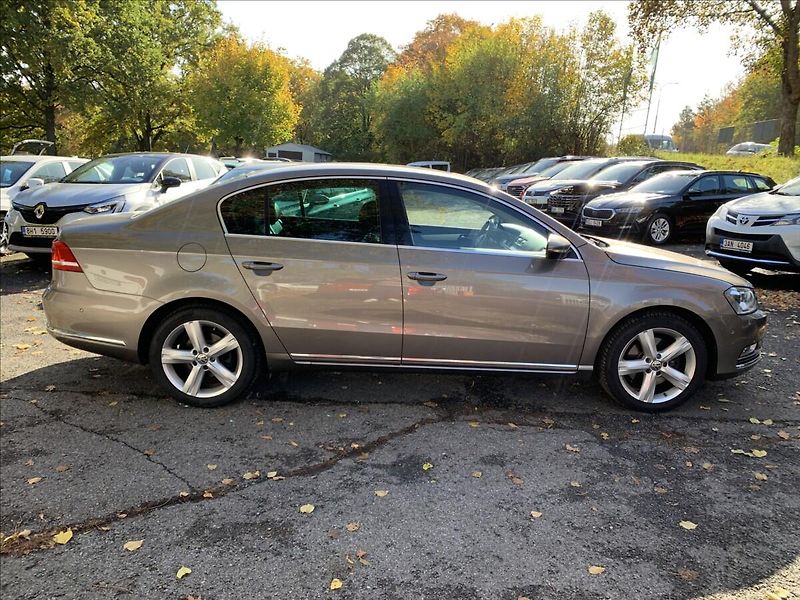 Volkswagen Passat 2,0 TSI HIGHLINE,SERVISKA - fotka 4 z 21