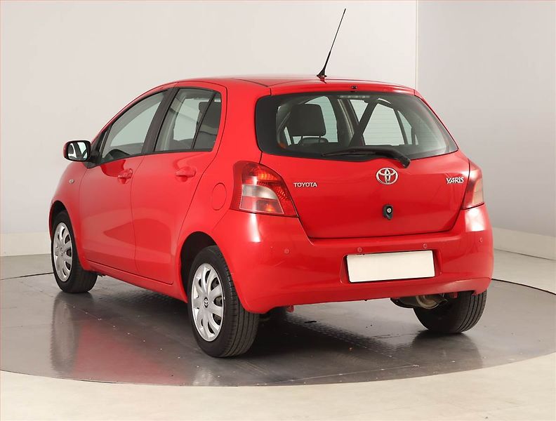 Toyota Yaris (2007) 1.3 VVT-i, Automat - fotka 4 z 19