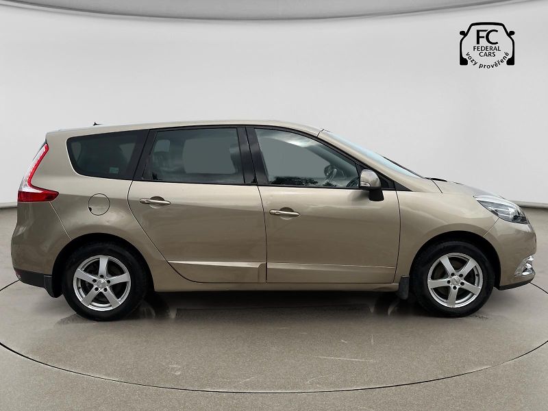 Renault Grand Scénic  1.6 16V Expression 7STR - fotka 6 z 23
