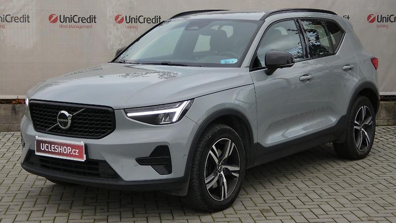 Volvo XC40 B3 PLUS DARK DCT - fotografie inzerátu