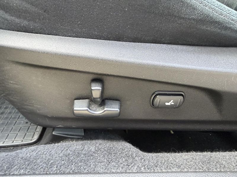 Subaru Outback 2,0 D BOXER / 4X4 / 110kW - fotka 12 z 28