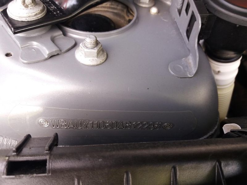 BMW Řada 3 (2010) 2.0d,105kW,VÝHŘEV.SEDADEL!! - fotka 23 z 26
