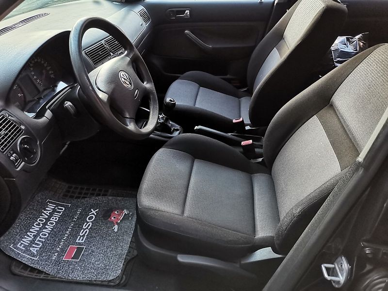 Volkswagen Golf (2001) 1.6i 77kw Klima ESP 5dv. - fotka 10 z 26