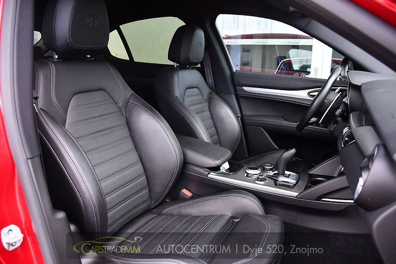 Alfa Romeo Stelvio 2.0T 16V 206kW VELOCE AT8 Q4 - fotka 13 z 50