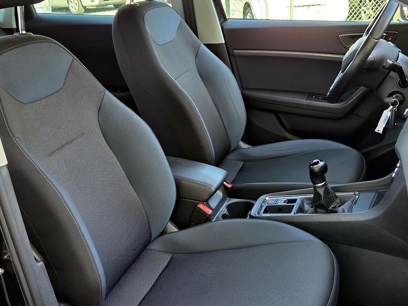 Seat Ateca 1,6TDi STYLE, SERV.KN. 1.maj   - fotka 30 z 49